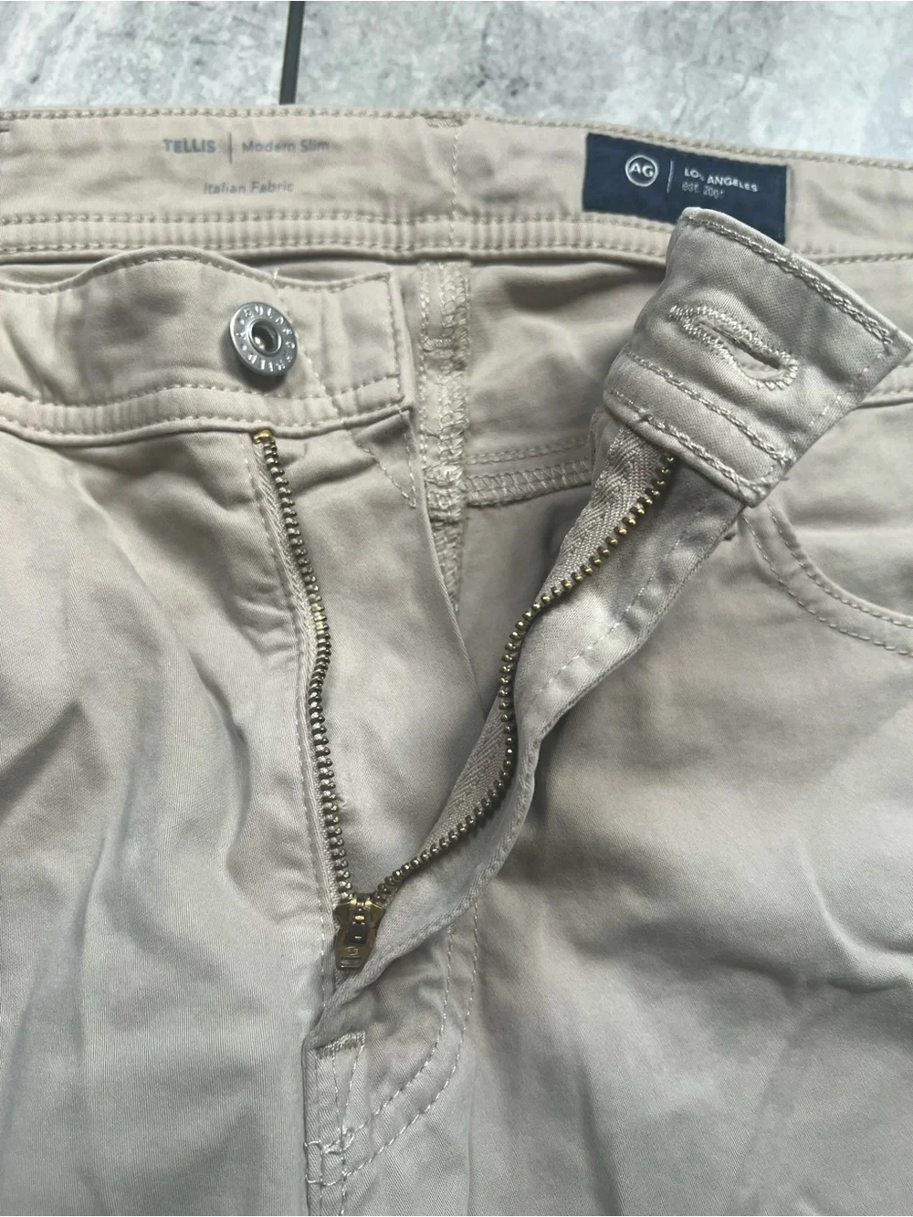 AG Adriano Goldschmied Tellis Modern Slim Pants Beige Khaki Italian Fabric 33x30